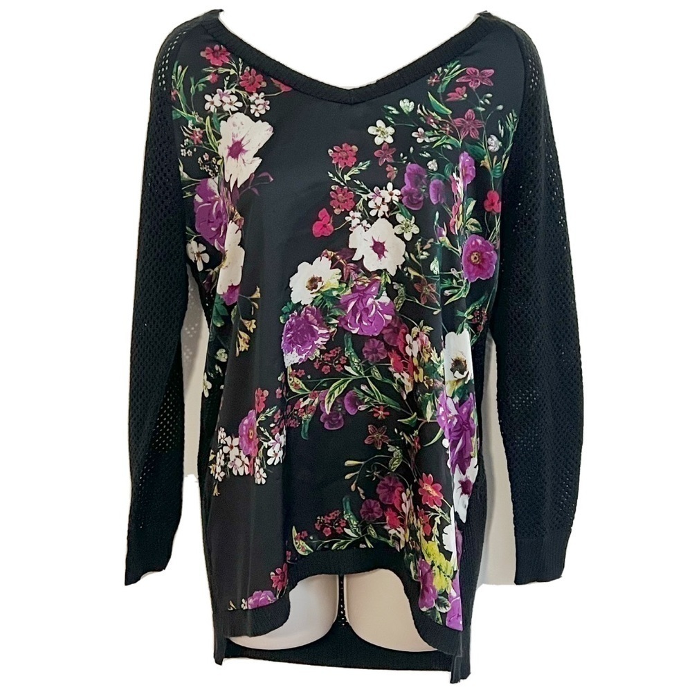 Bisou Bisou floral satin lightweight long sleeve v neck tunic top medium black